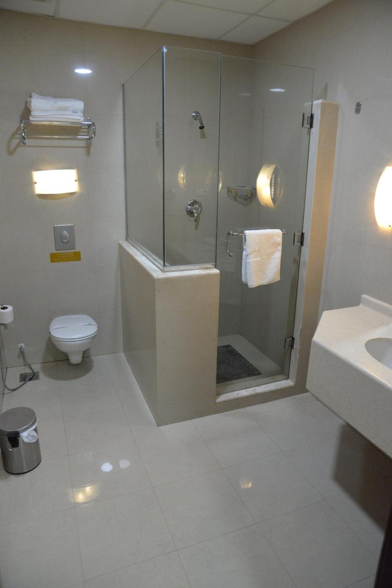 The Palace Suites Al Khobar Exteriör bild