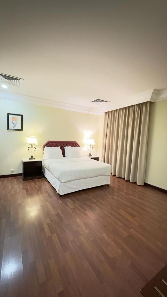 The Palace Suites Al Khobar Exteriör bild