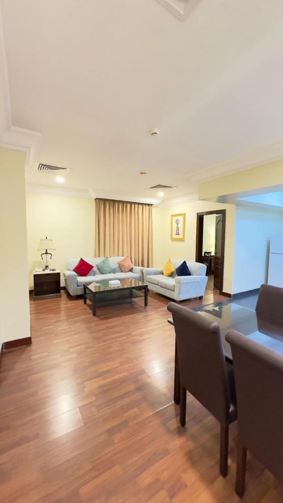 The Palace Suites Al Khobar Exteriör bild