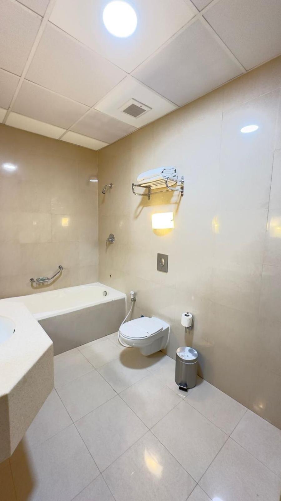 The Palace Suites Al Khobar Exteriör bild